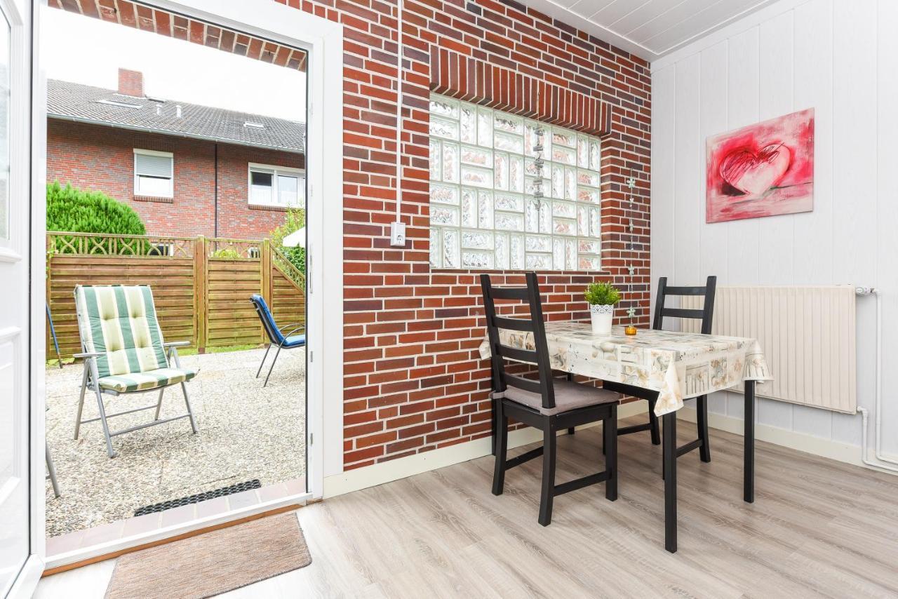 Ferienwohnungen Im Haus Waterkant Neuharlingersiel Eksteriør billede